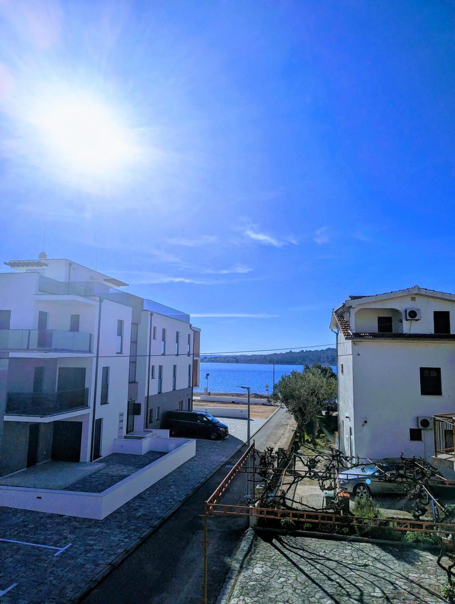 Zeezicht Appartement 50M From Beach Srima Extérieur photo